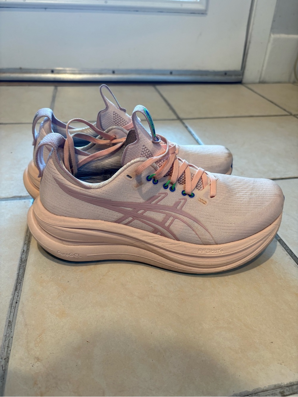 ASICS Gel Nimbus 28 barely used